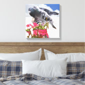 Duiven en roze geraniumbloemen canvas afdruk (Insitu (Slaapkamer))