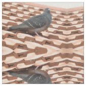 Duivenweefsel met gevriesdroogde dierentuin stof (Close Up)