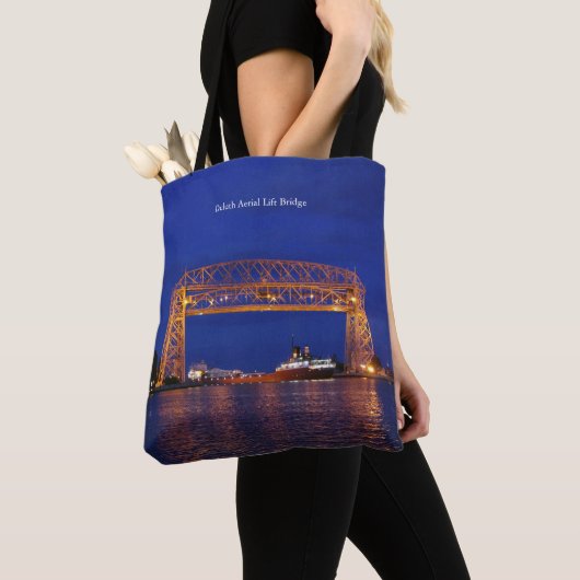 Duluth Aerial Lift Bridge & John G. Munson Tote Bag (Dichtbij)