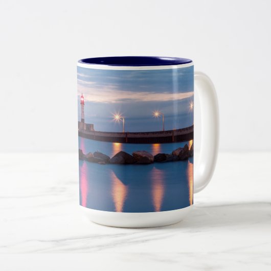 Duluth Lighthouse bij Sunrise Two-Tone Mok (Voorkant rechts)