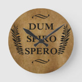 Dum spiro spero ronde klok (Voorkant)