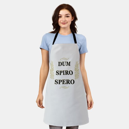 Dum spiro spero schort (Gedragen)