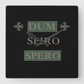 Dum spiro spero vierkante klok (Voorkant)