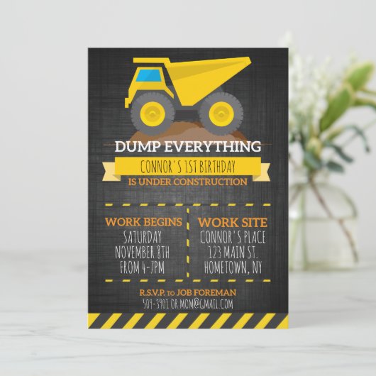 Dump Alles Construction Birthday Invision Kaart (Staand voorkant)