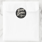 Dump Donny 2 Dolls Two Dolls Trump Tariffs Humor C Ronde Sticker (Tas)