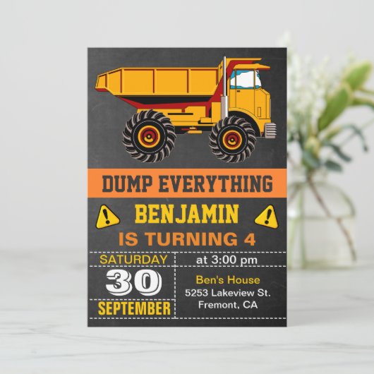 Dump Truck Construction Kids Birthday Party nodigt Kaart (Staand voorkant)