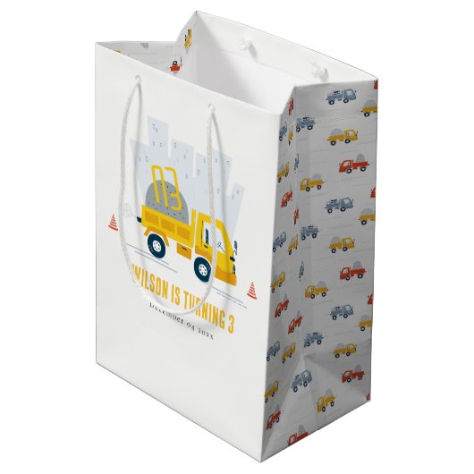 Dump Truck Construction Vehicle Kids Birthday Medium Cadeauzakje (Achterkant Gekanteld)