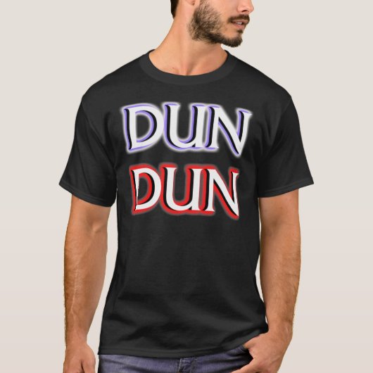 Dun Dun Meme (Wet, Orde, Parody) Essential T-Shir T-shirt (Voorkant)