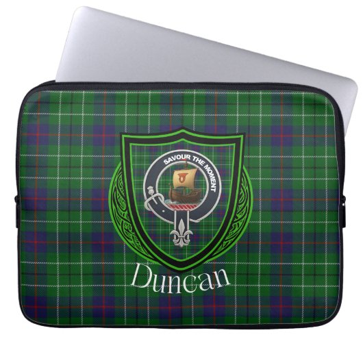 Duncan Scottish Clan Tartan and Crest Laptop Sleeve (Voorkant)