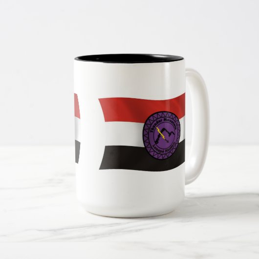 Dunder Mountain Lenape Nation Flag Mok (Voorkant rechts)