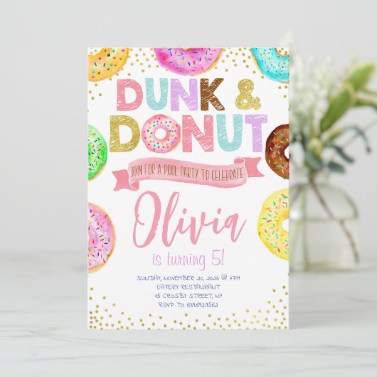 Dunk and Donuts Verjaardag Uitnodiging Pool Party (Staand voorkant)