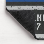 dunne blauwe lijn gepersonaliseerde politieagent muismat (Hoek)