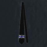 Dunne blauwe lijn - Verenigd Koninkrijk Stropdas<br><div class="desc">"Dunne blauwe lijn" is een term die meestal verwijst naar het concept van de politie als de lijn die voorkomt dat de samenleving afglijdt naar gewelddadige chaos.[1] De "blauwe" in "dunne blauwe lijn" verwijst naar de blauwe kleur van de uniformen van veel politieafdelingen. Dit is de Britse versie.</div>