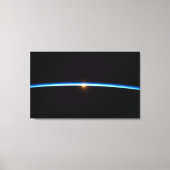 Dunne blauwe lijn verpakte canvas print (Voorkant)