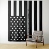 Dunne grijze lijn Amerikaanse vlag Monogram Wandkleed (In situ)