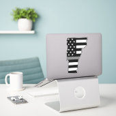 Dunne Grijze Lijn Vlag Vermont Sticker (Laptop op bureau)
