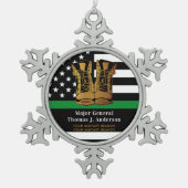 Dunne groene lijn gepersonaliseerde legerlaarzen m tin sneeuwvlok ornament (Voorkant)