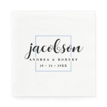 Dunne lichtblauwe border servetten met achternaam