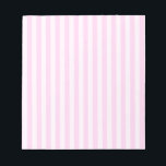 Dunne strepen - Roze en lichtroze Notitieblok<br><div class="desc">Stripes zijn echte klassiekers! Ze zijn een van de eeuwige patronen die je kunt gebruiken voor elk soort product. Deze roze en lichtroze strepen zijn slechts één van de vele opties die in mijn collectie van strepen in diverse kleurencombinaties en stripe patronen beschikbaar zijn. Als je een gestreept cadeau wilt...</div>