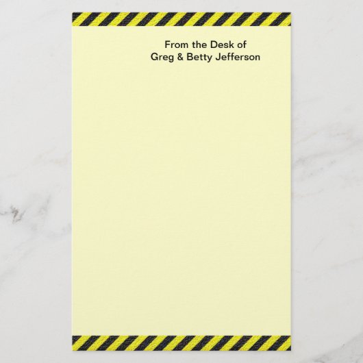 Dunne zwarte en gele diagonale strepen briefpapier (Voorkant)