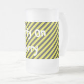 Dunne zwarte en gele diagonale strepen matglas bierpul (Voorkant rechts)