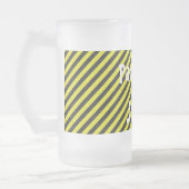 Dunne zwarte en gele diagonale strepen matglas bierpul (Links)