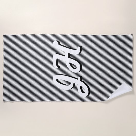 Dunne zwarte & witte strepen | Retrostyled Initial Strandlaken (Voorkant)