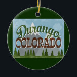 Durango Colorado Fun Retro Snowy Mountains Keramisch Ornament<br><div class="desc">Durango Colorado neo vintage-reisontwerp in een leuke retro-cartoon-stijl met sneeuwbekapte bergen,  bos en bomen eronder,  blauwe hemel en coole retro-scripttekst.</div>