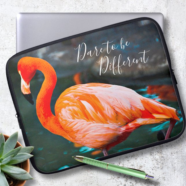 Durf anders te zijn Roze Flamingo Foto Modern Laptop Sleeve (Creator heeft geüpload)