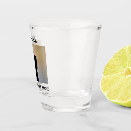 Durf je? Geheime agent schoot glas (Rechts)