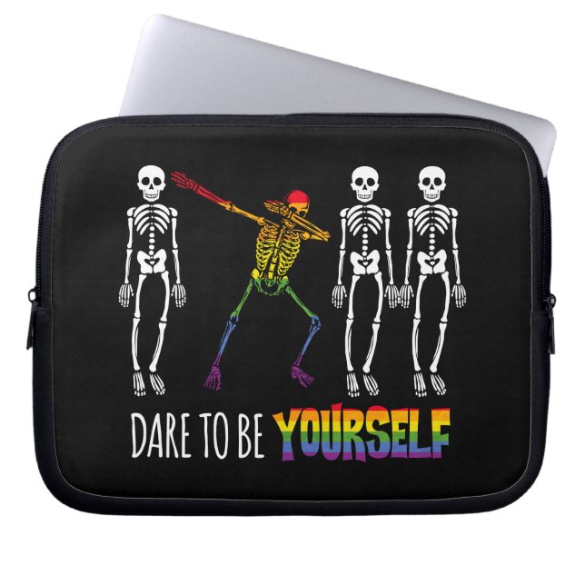 Durf jezelf te zijn Halloween Dabbing Skelet Laptop Sleeve (Voorkant)