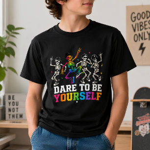Durf Jijzelf Te Zijn Regenboogskelet  T-shirt
