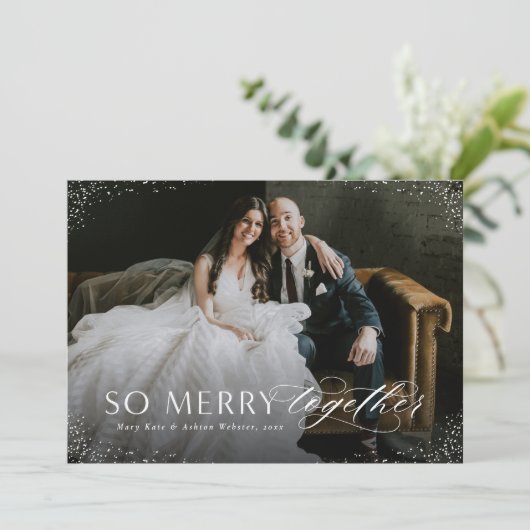 Dus vrolijk samen pasgetrouwde vakantie fotokaart feestdagenkaart (Staand voorkant)