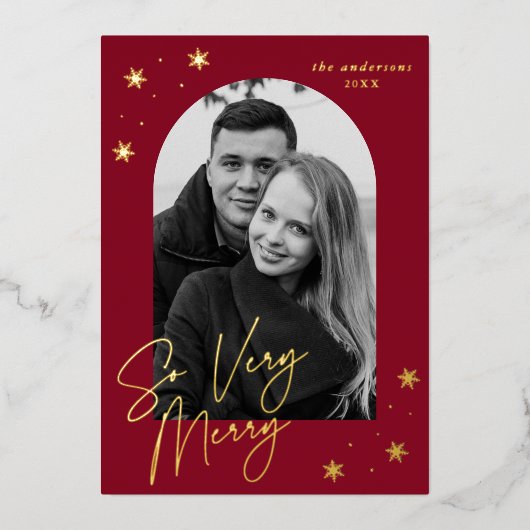 Dus zeer vrolijk script boogfoto Cranberry en goud Folie Feestdagenkaart (Voorkant)