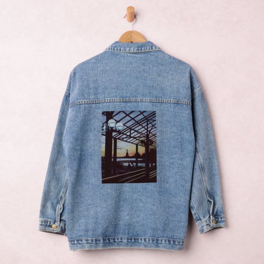 Dusk bij Freedom's Birthplace, Ellis Island Denim Jacket (Hangar)
