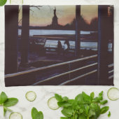 Dusk bij Freedom's Birthplace, Ellis Island Theedoek (Gevouwen)