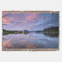 Dusk Sky Reflecties op Loch Carron