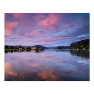 Dusk Sky Reflecties op Loch Carron Perfect Poster