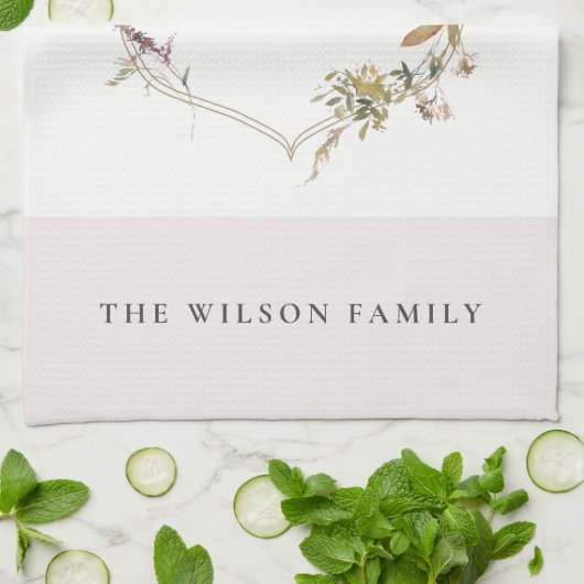 Dusky Blush Pink Wildflower Crest Monogram Theedoek (Gevouwen)