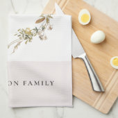 Dusky Blush Pink Wildflower Crest Monogram Theedoek (Quarter Fold)