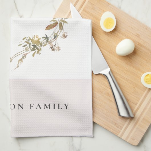 Dusky Blush Pink Wildflower Crest Monogram Theedoek (Quarter Fold)