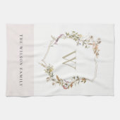 Dusky Blush Pink Wildflower Crest Monogram Theedoek (Horizontaal)