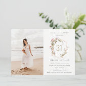 Dusky Blush Wildflower Crest Foto Verjaardag Kaart (Staand voorkant)