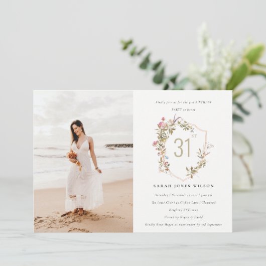 Dusky Blush Wildflower Crest Foto Verjaardag Kaart (Staand voorkant)