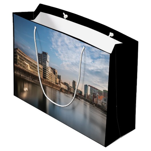 Dusseldorf Duitsland Groot Cadeauzakje (Achterkant Gekanteld)