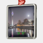 Dusseldorf, Media Harbour (geëtiketteerd), Metalen Ornament (Links)