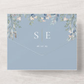 Dusty Blauw Bloemen Monogram QR Code Bruiloft All In One Uitnodiging (Achterkant)