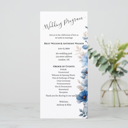 Dusty Blauw en wit bloemen bruiloft Programmakaart (Staand voorkant)
