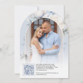 Dusty Blauw en Wit Bloemen QR Code Foto Huwelijk Kaart (Achterkant)