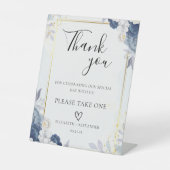 Dusty Blauw Goud Bloemen bruiloft gunsten Reclamebord Met Voetstuk (Voorkant)